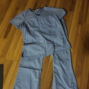 Buttersoft medium scrub set